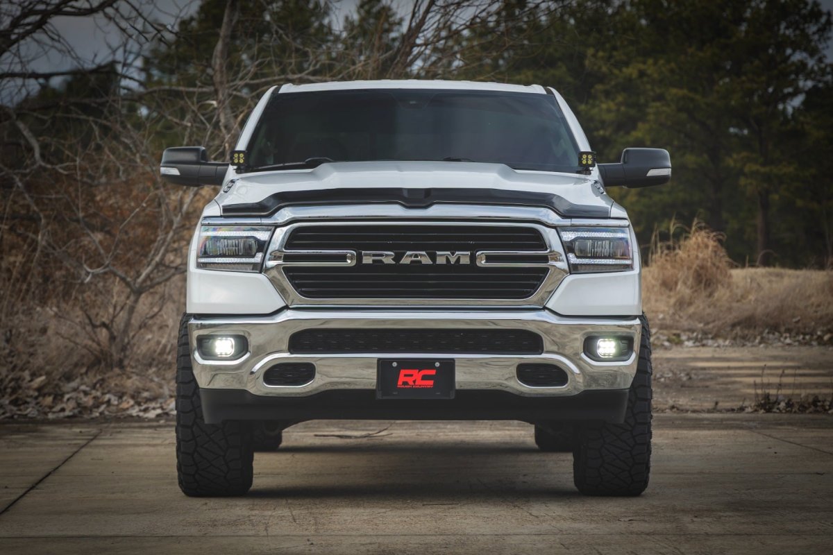 Toyota Tacoma LED Fog Light Kit - Rough Country - 3.5 Inch Round, Amber DRL - Black - 4WD - '16-'22